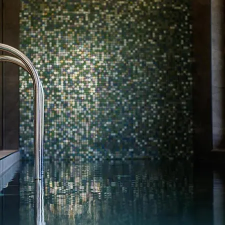 Tatil Evi Luxury - Fireplace Heated Pool & Sauna *